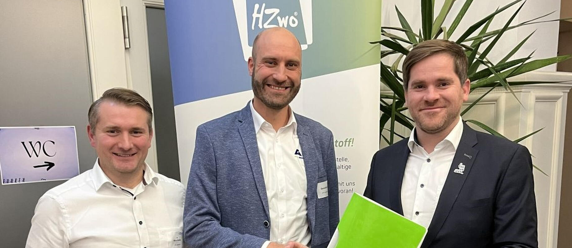 3 persons upon conclusion of membership HZwo