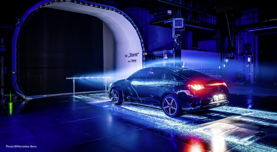 Auto im Windkanaltest