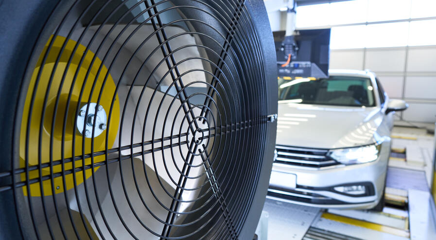Vehicle cooling fan in the test room