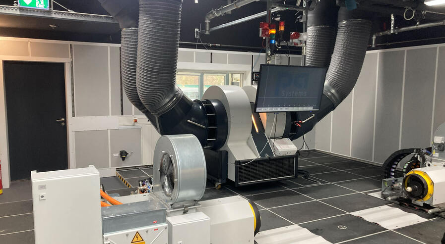 Vehicle cooling fan for powertrain test bench