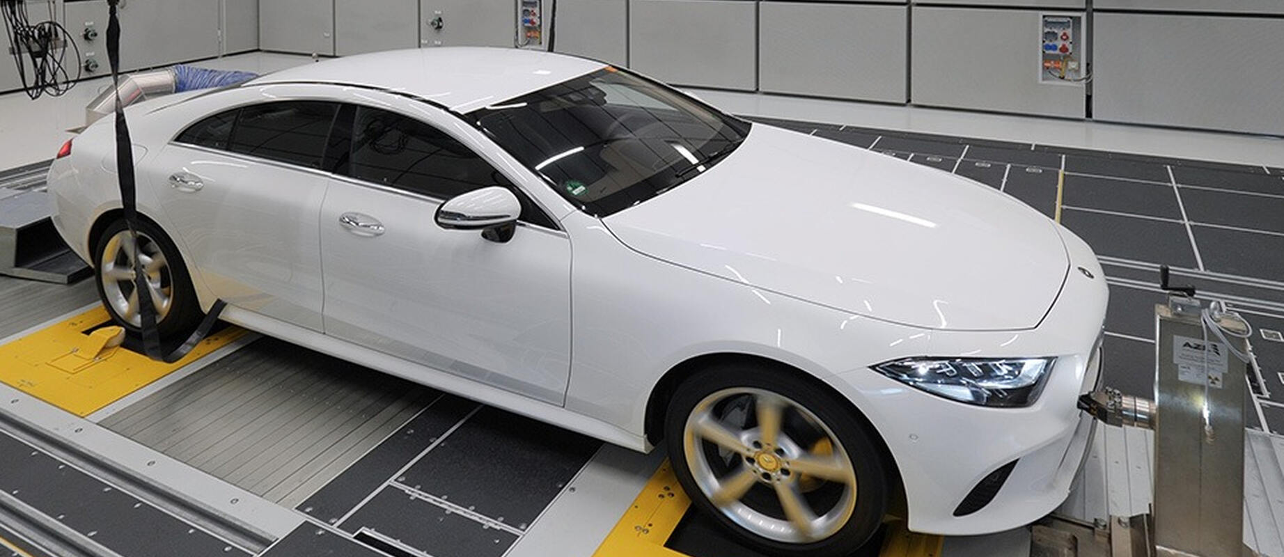 Pulsed flat-track test bench