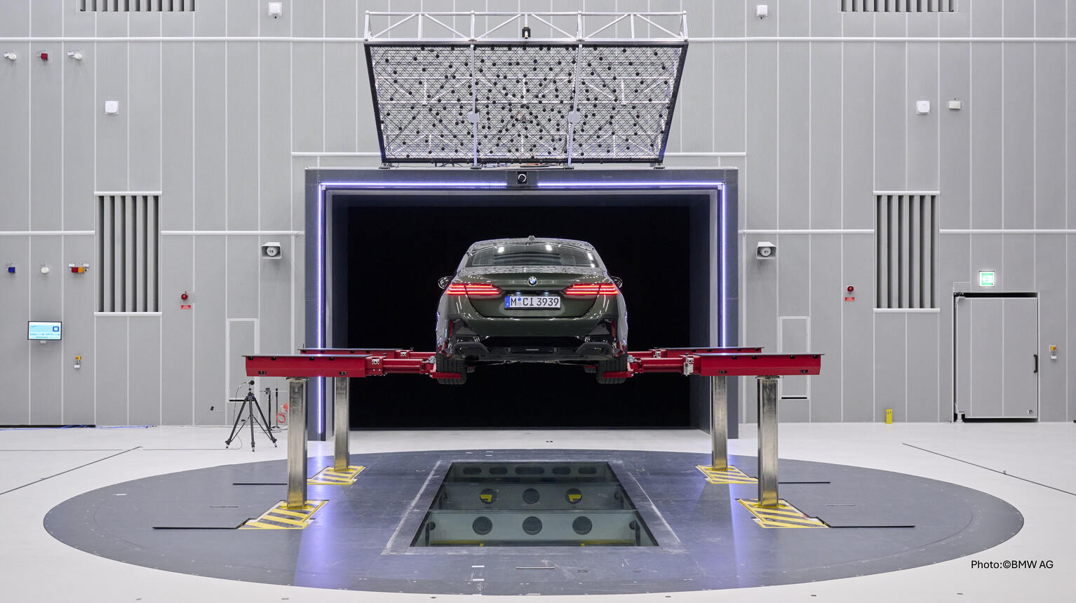 Vehicle testing in the test lab